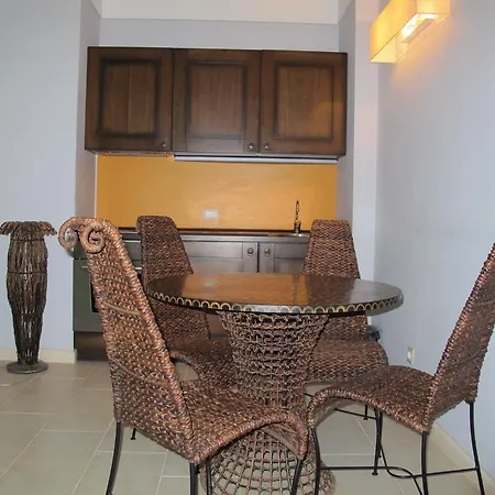 Oasis Vip Club - Boutique On The Beach Itself Апартаменты