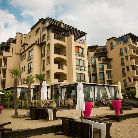 Апартаменты Oasis Vip Club - Boutique On The Beach Itself Солнечный берег