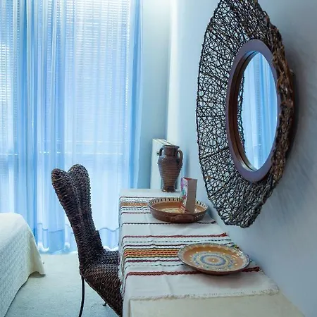 Апартаменты Oasis Vip Club - Boutique On The Beach Itself